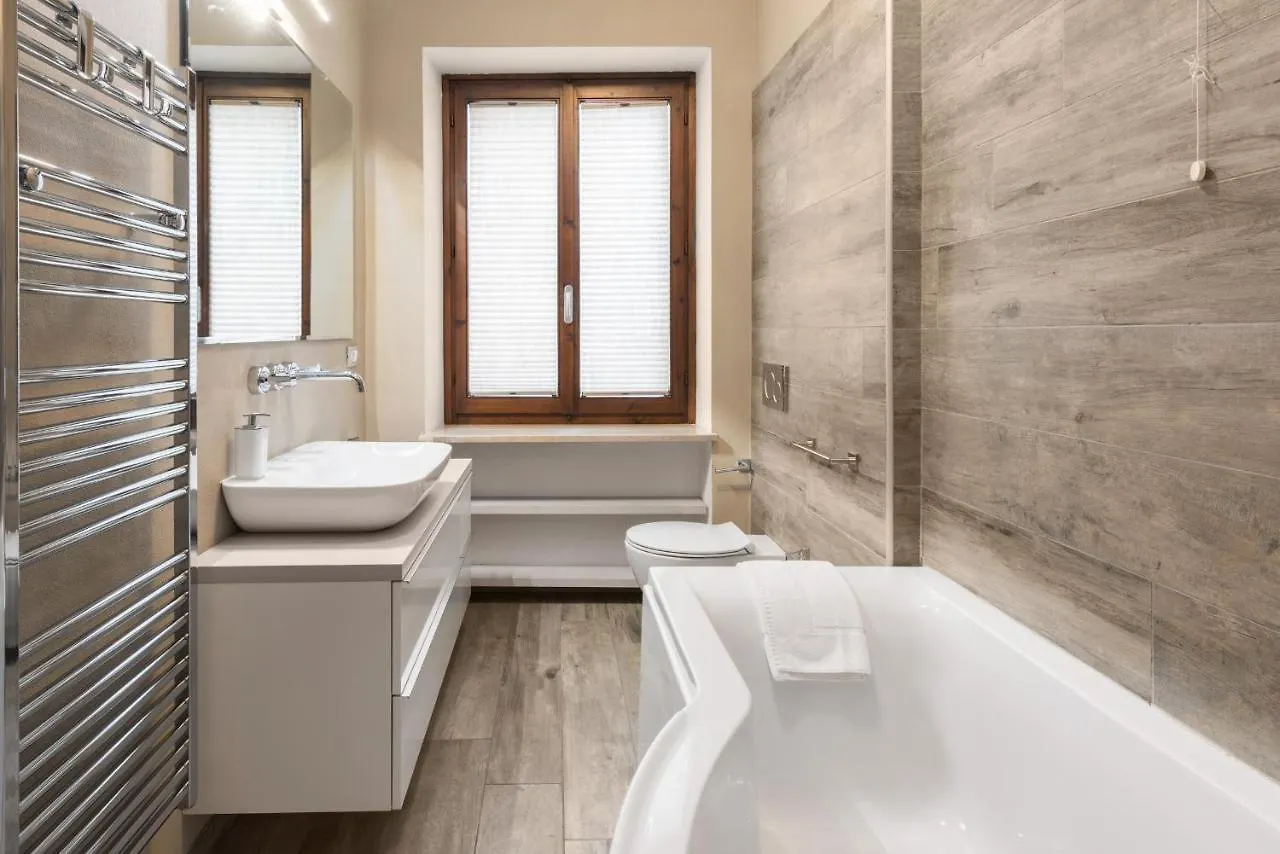 Flats4Rent Luca Apartman Verona