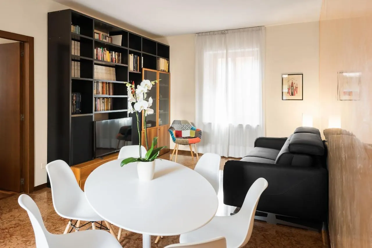 Flats4Rent Luca Apartman Verona Olaszország
