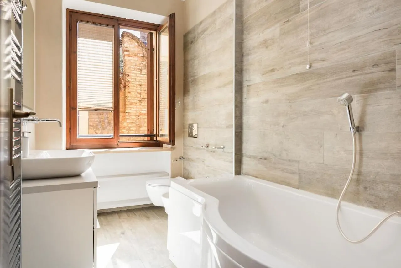 Flats4Rent Luca Apartman Verona