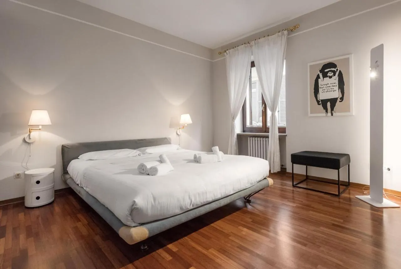 Flats4Rent Luca Apartman Verona