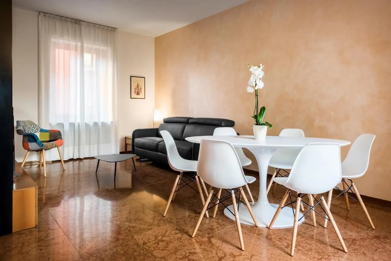 Flats4Rent Luca Apartman Verona